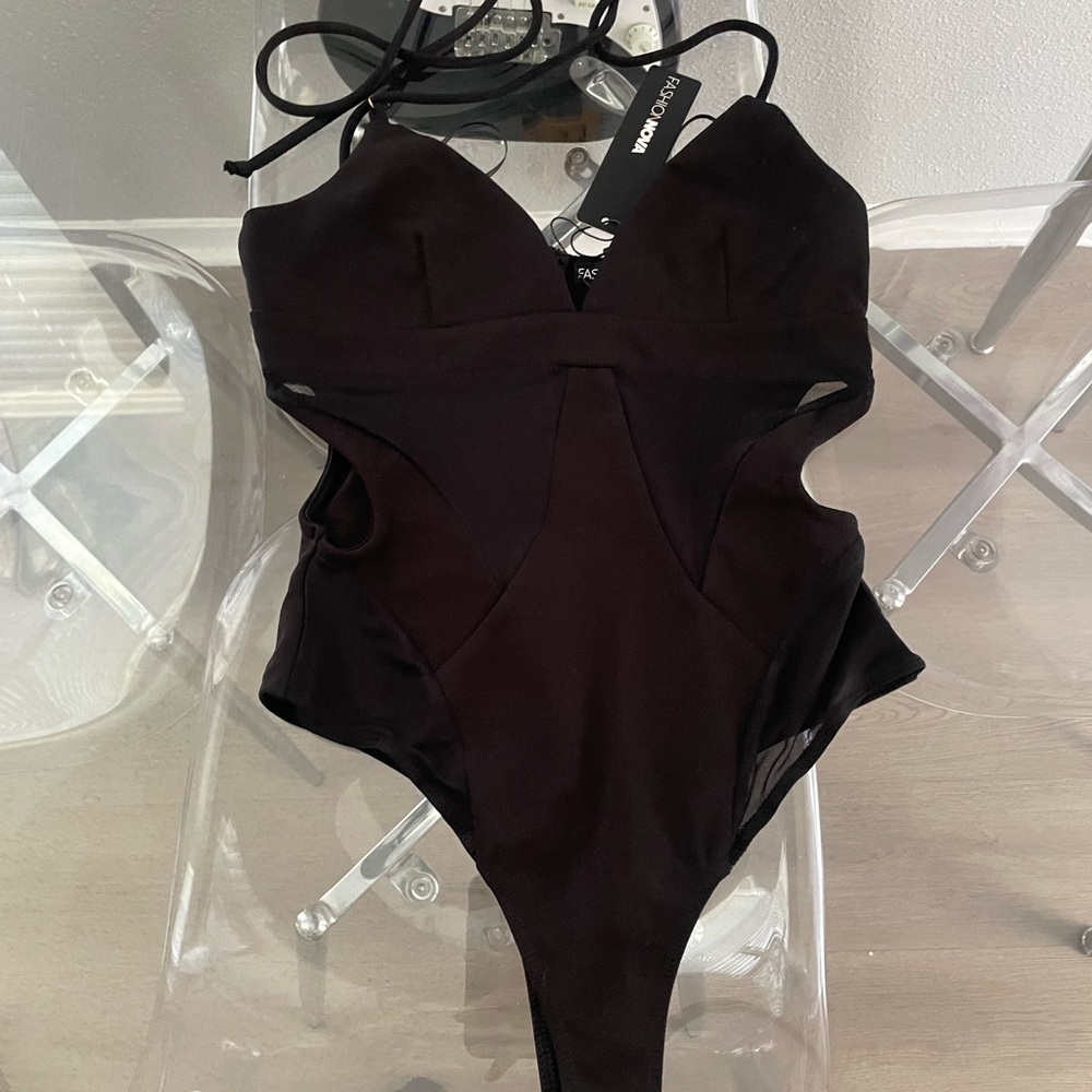 Fashion Nova Sleek Black Cutout Bodysuit - Picture 1 of 4